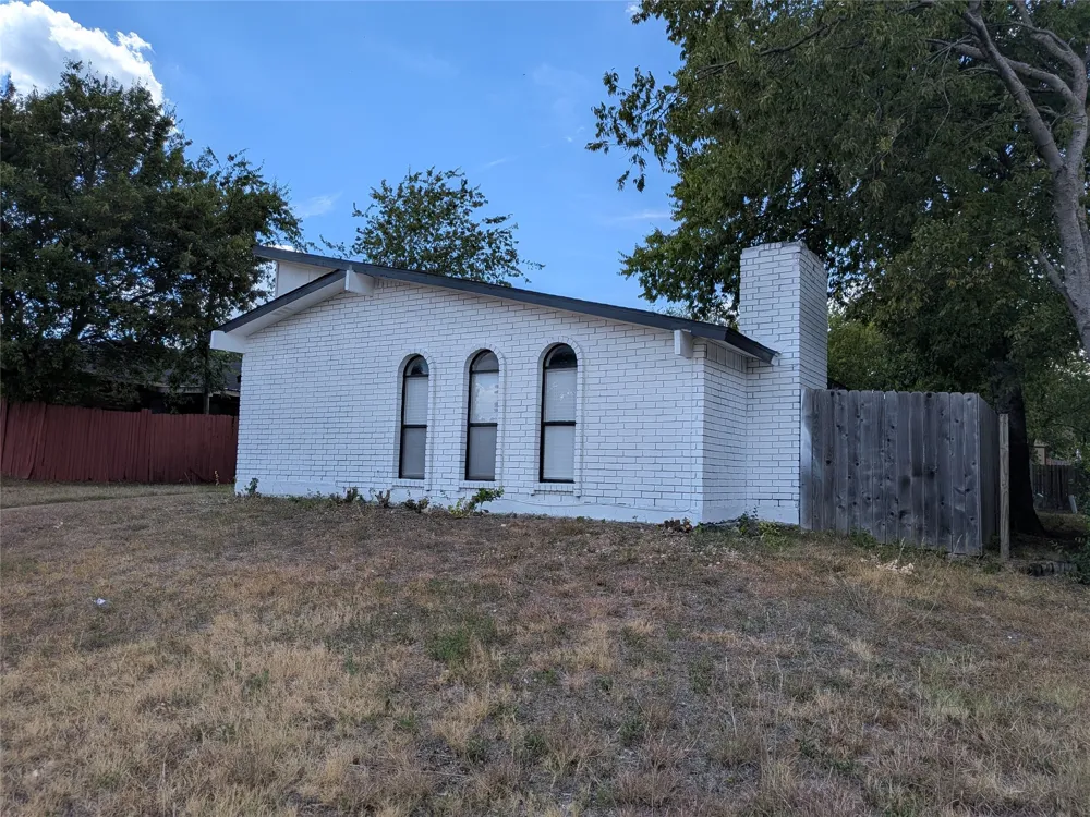 9015 High Plain Lane Dallas, TX 75249