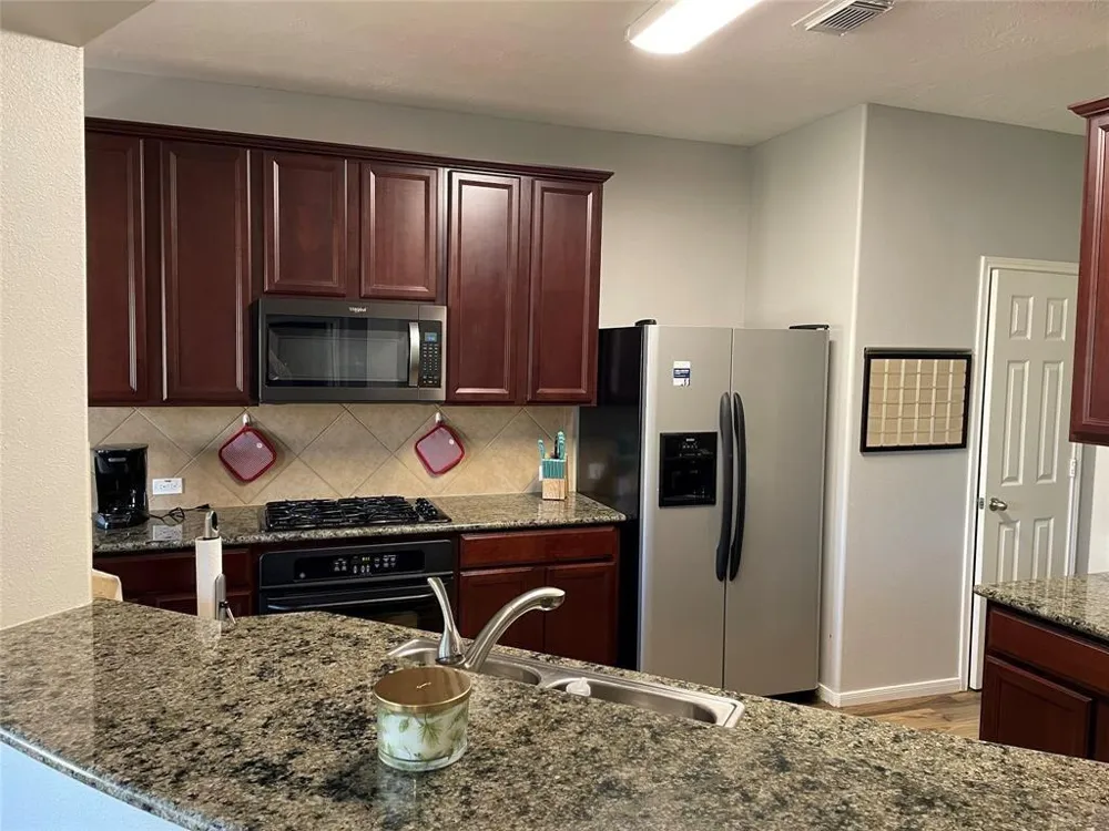 9422 Edgeloch Drive Spring, TX 77379