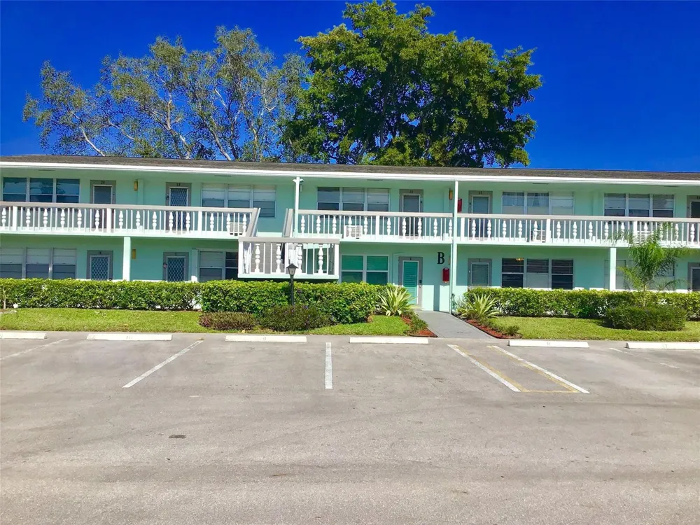 7 OAKRIDGE B #7 Deerfield Beach, FL 33442