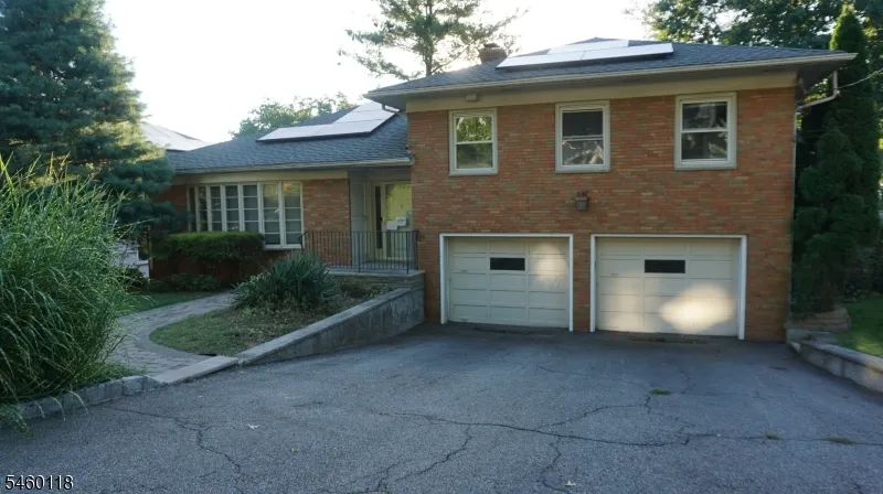 8 Mountain Way S West Orange, NJ 07052