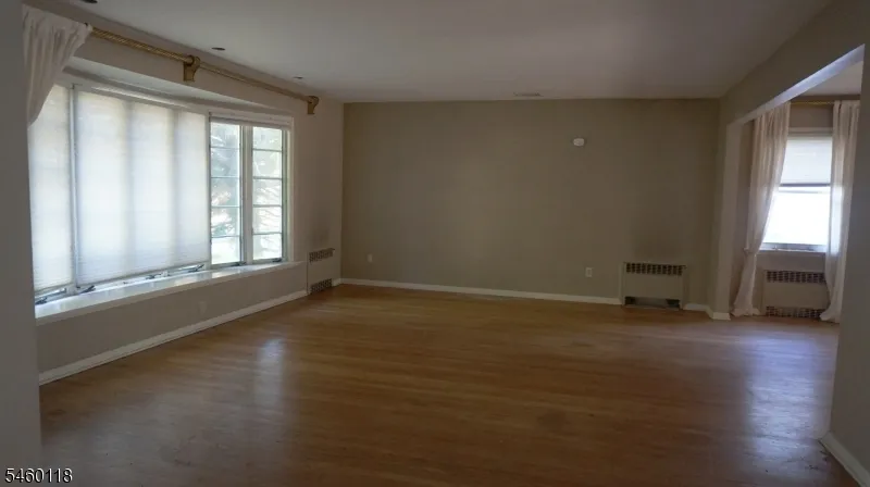 8 Mountain Way S West Orange, NJ 07052