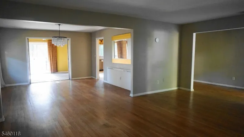 8 Mountain Way S West Orange, NJ 07052