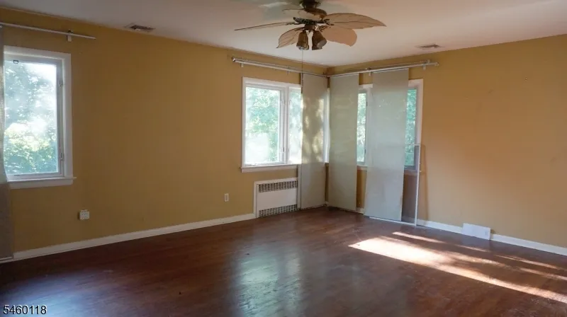 8 Mountain Way S West Orange, NJ 07052