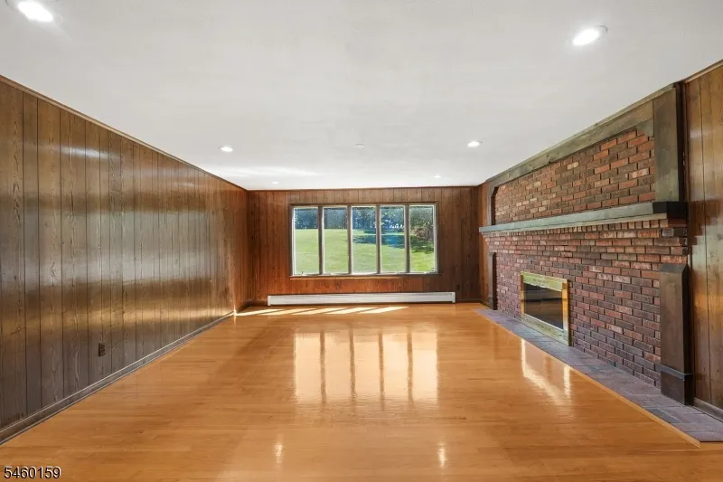 19 Dalrymple Rd Frankford, NJ 07826