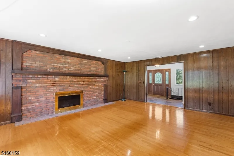 19 Dalrymple Rd Frankford, NJ 07826