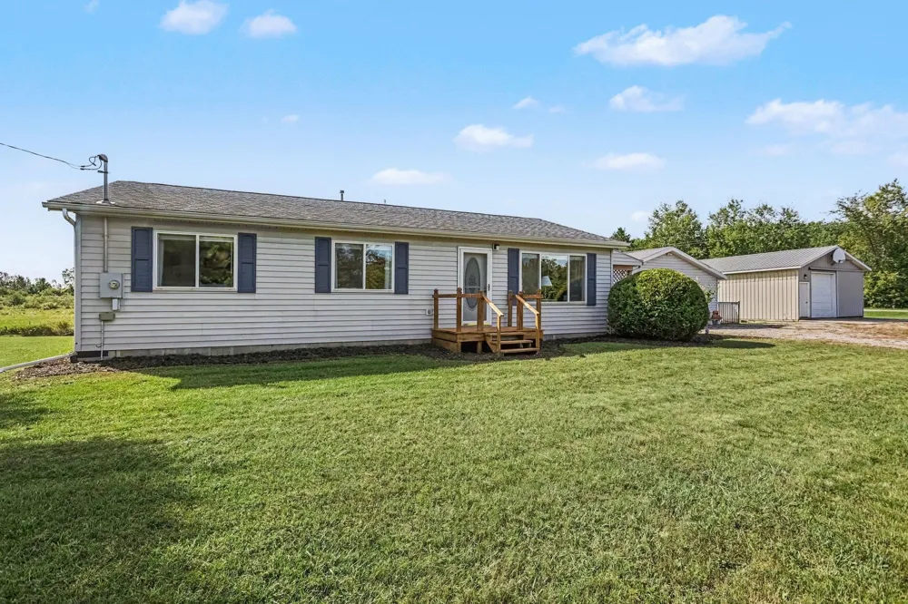 8491 Esmond Road Plainfield Township, MI 48739