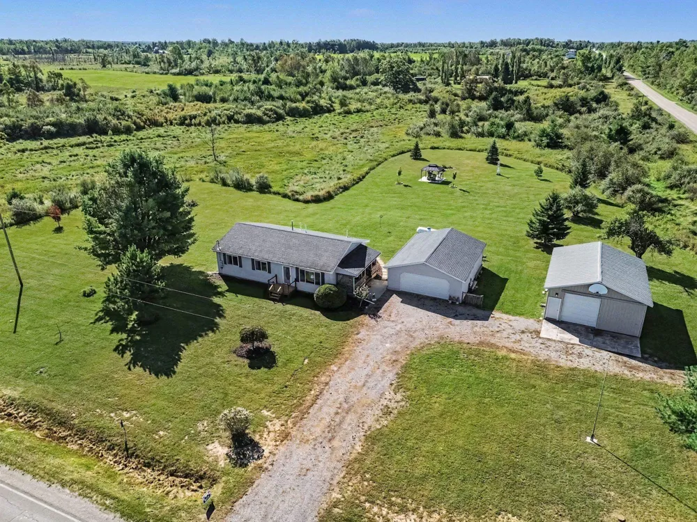 8491 Esmond Road Plainfield Township, MI 48739