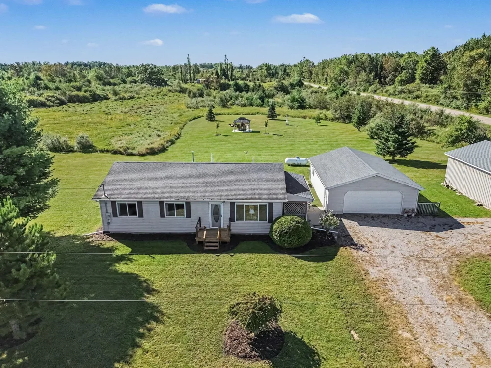 8491 Esmond Road Plainfield Township, MI 48739