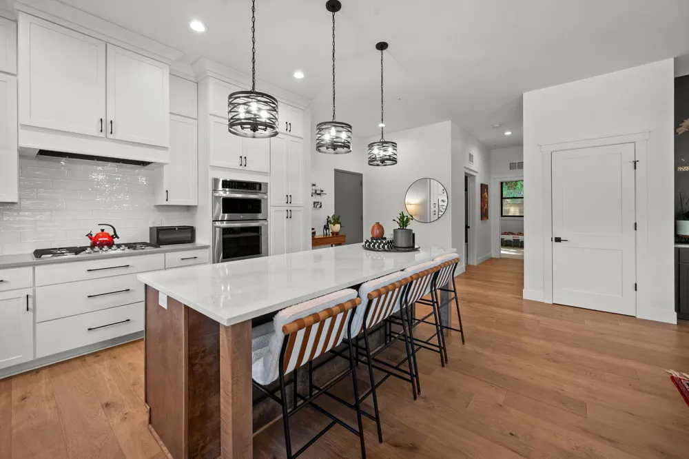 5734 Shady Oak Road #11 Minnetonka, MN 55343