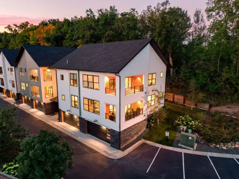 5734 Shady Oak Road #11