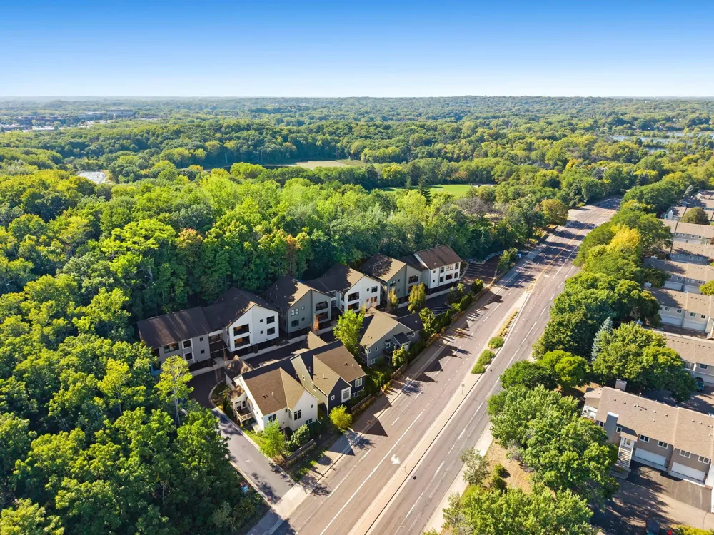 5734 Shady Oak Road #11 Minnetonka, MN 55343