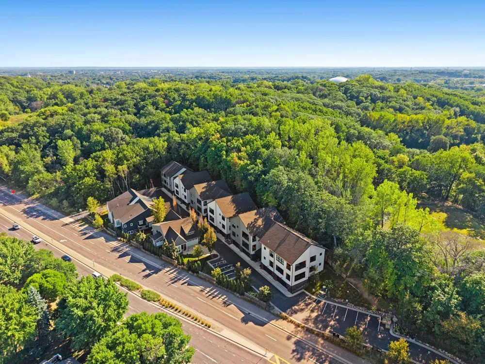 5734 Shady Oak Road #11 Minnetonka, MN 55343