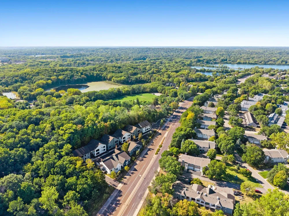 5734 Shady Oak Road #11 Minnetonka, MN 55343
