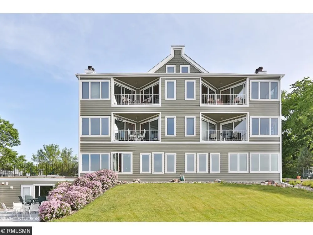 2670 Commerce Boulevard #106 Mound, MN 55364