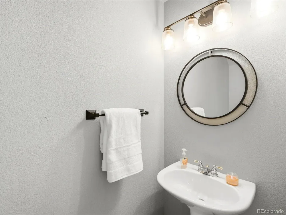 21972 E Crestline Place Aurora, CO 80015