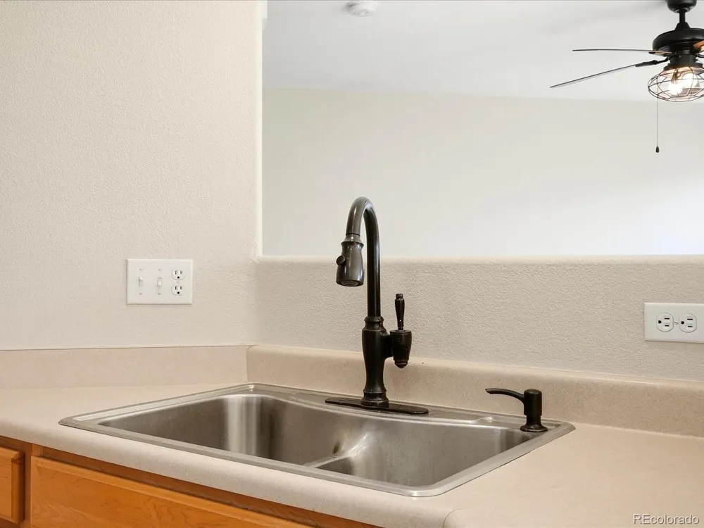 21972 E Crestline Place Aurora, CO 80015