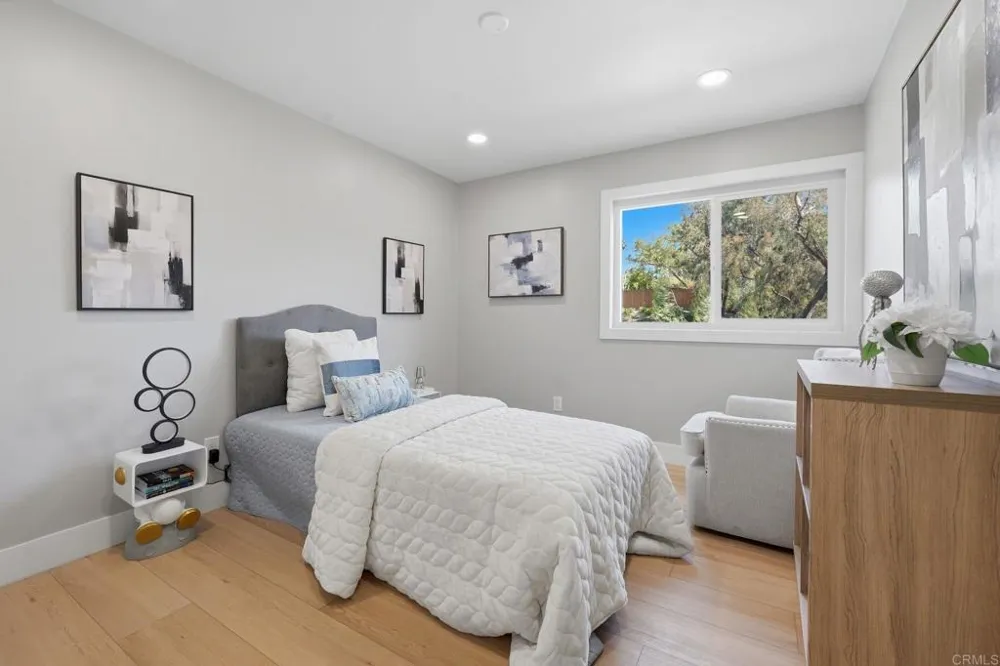 2640 Chestnut Avenue Carlsbad, CA 92010