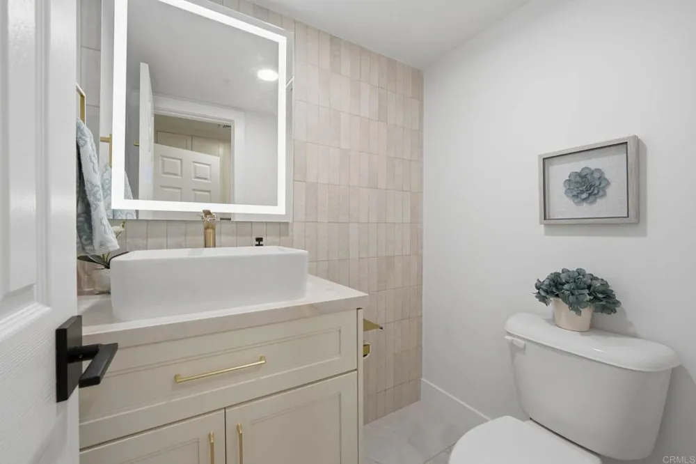 2640 Chestnut Avenue Carlsbad, CA 92010