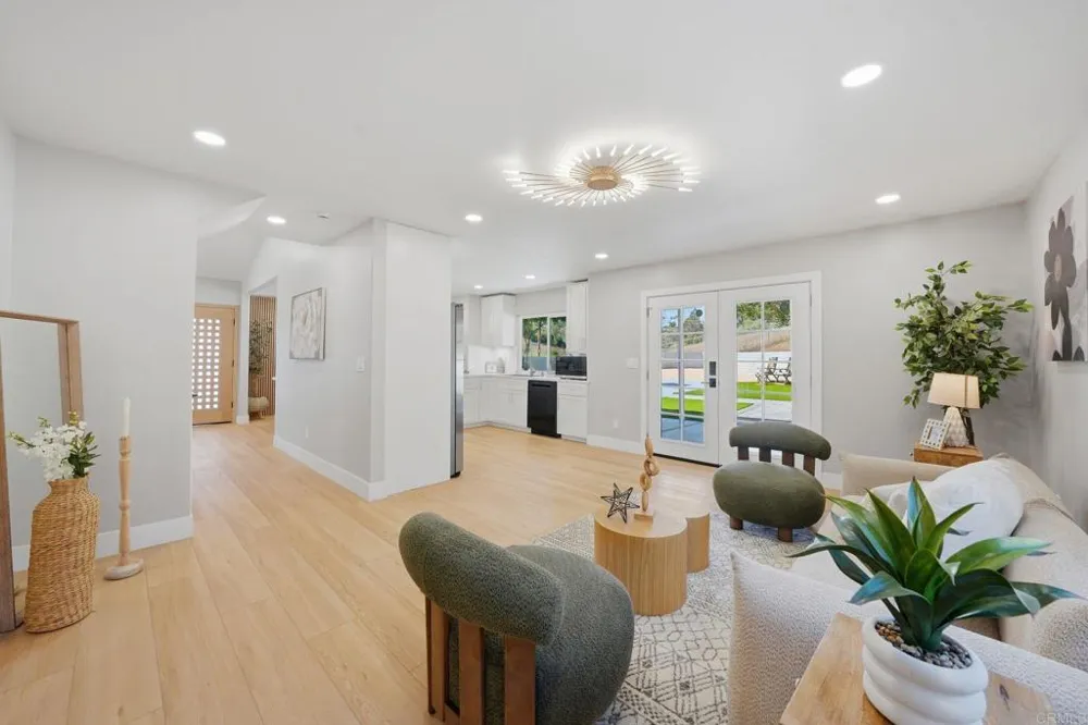 2640 Chestnut Avenue Carlsbad, CA 92010