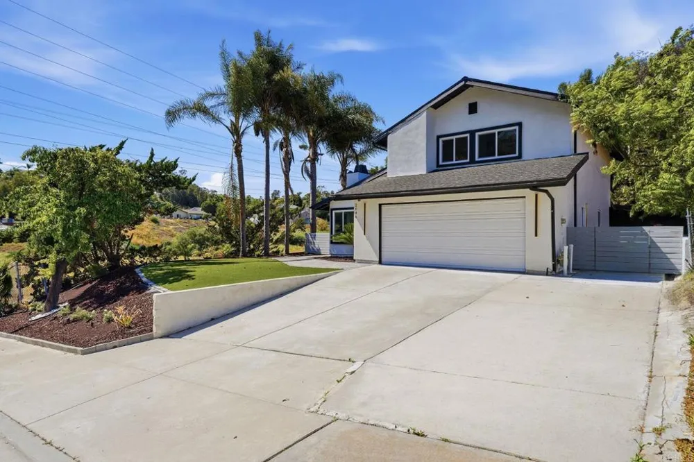2640 Chestnut Avenue Carlsbad, CA 92010