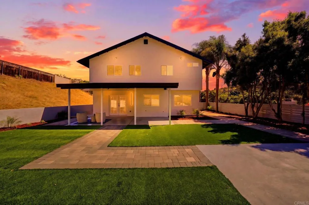 2640 Chestnut Avenue Carlsbad, CA 92010