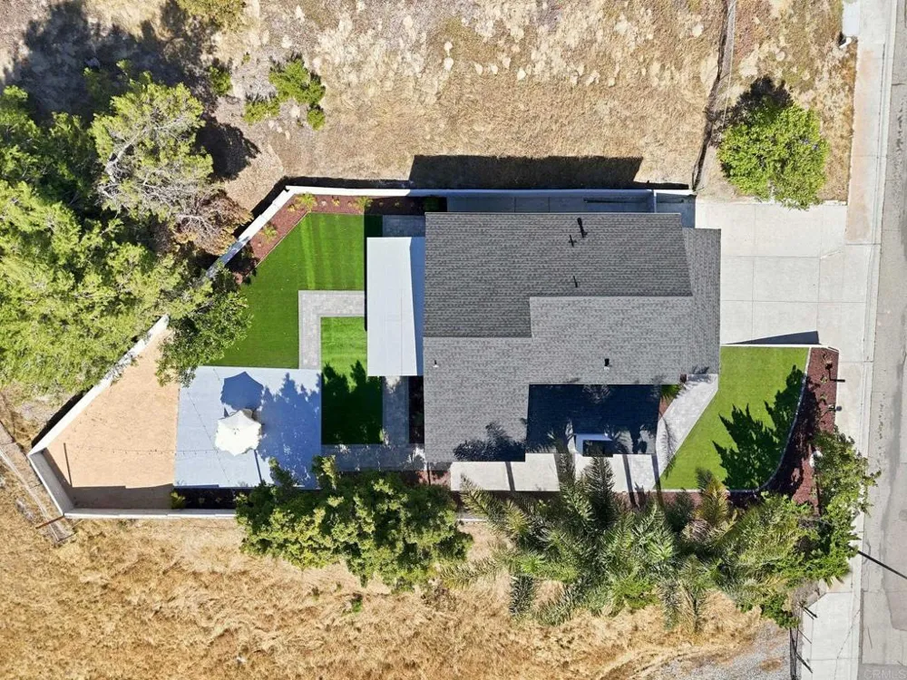 2640 Chestnut Avenue Carlsbad, CA 92010