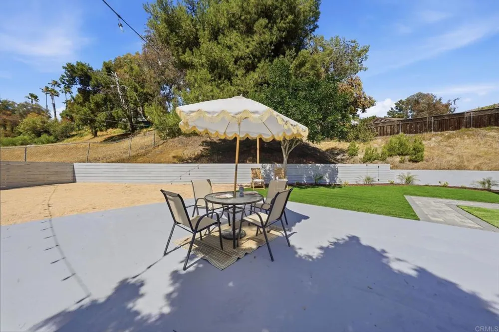 2640 Chestnut Avenue Carlsbad, CA 92010