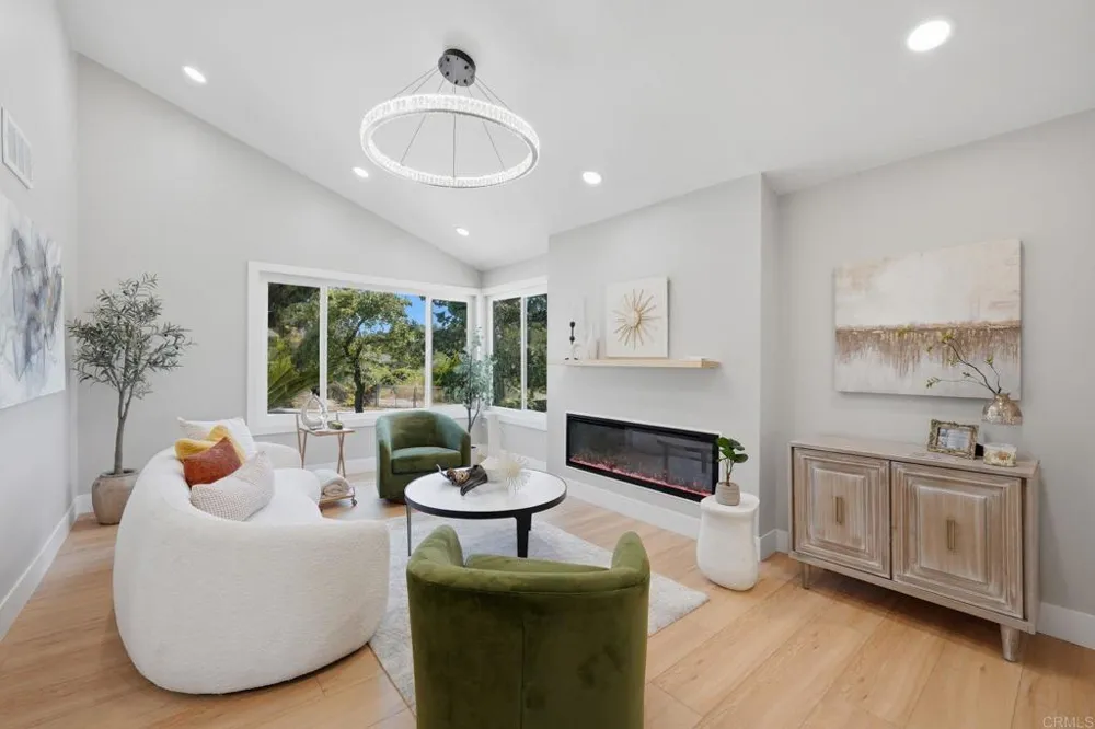 2640 Chestnut Avenue Carlsbad, CA 92010