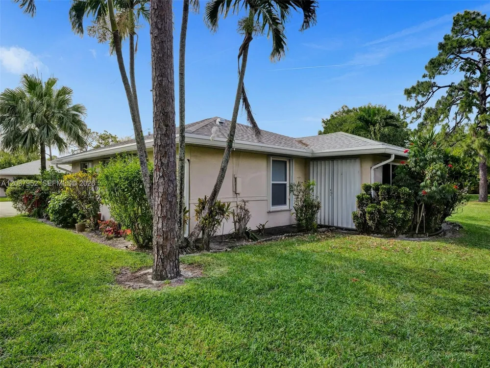 207 Cape Cod Cir #207 Lake Worth, FL 33467