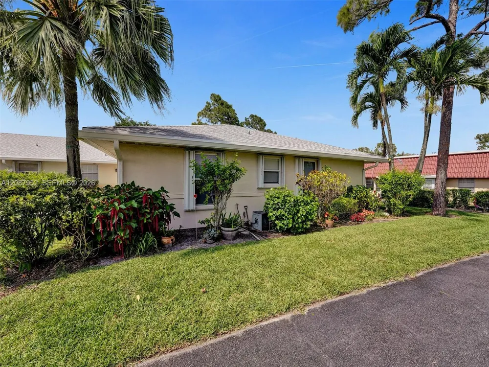207 Cape Cod Cir #207 Lake Worth, FL 33467