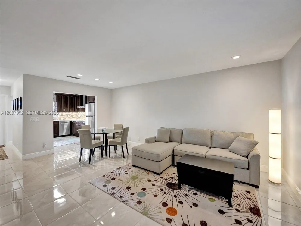 207 Cape Cod Cir #207 Lake Worth, FL 33467