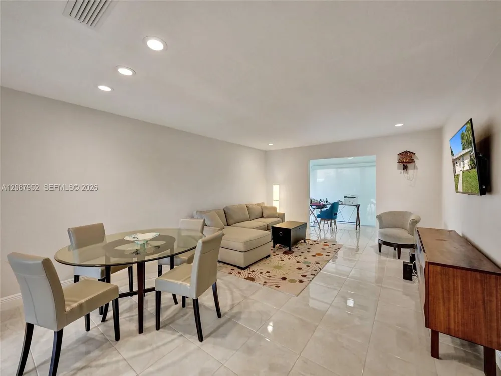 207 Cape Cod Cir #207 Lake Worth, FL 33467