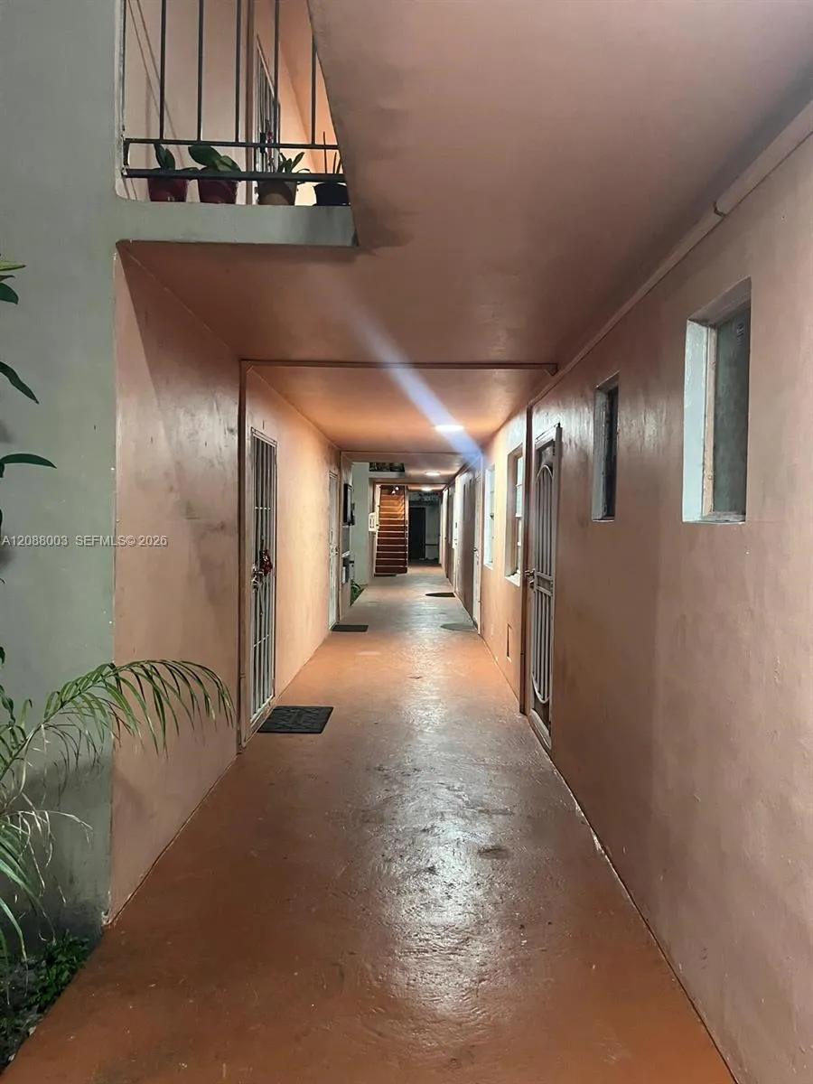 1525 NW 19th Ter #24 Miami, FL 33125