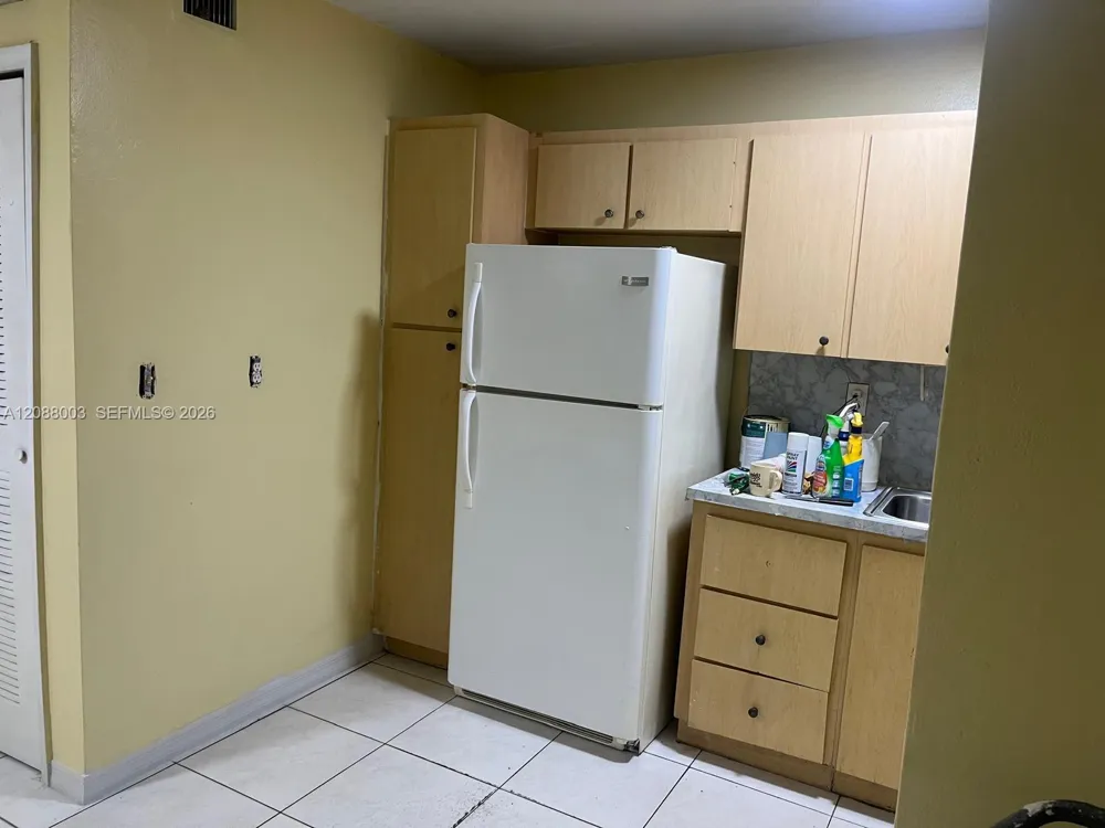 1525 NW 19th Ter #24 Miami, FL 33125