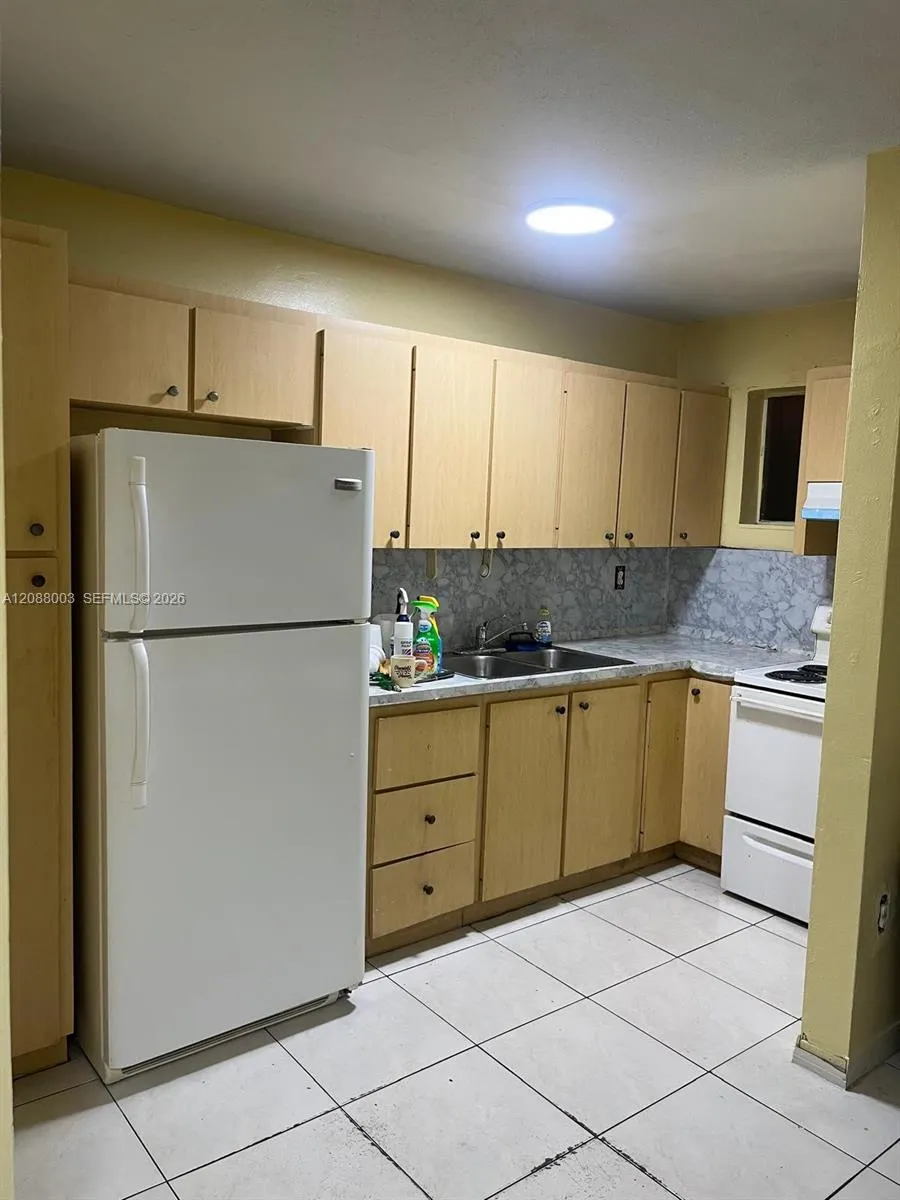 1525 NW 19th Ter #24 Miami, FL 33125