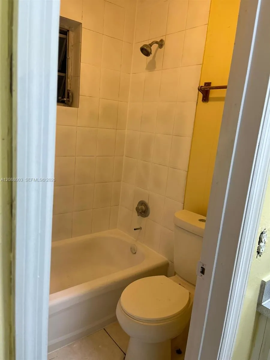 1525 NW 19th Ter #24 Miami, FL 33125