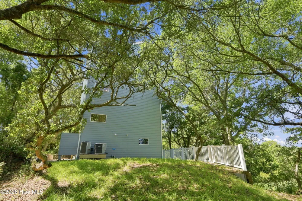 101 Wyndward Court Emerald Isle, NC 28594