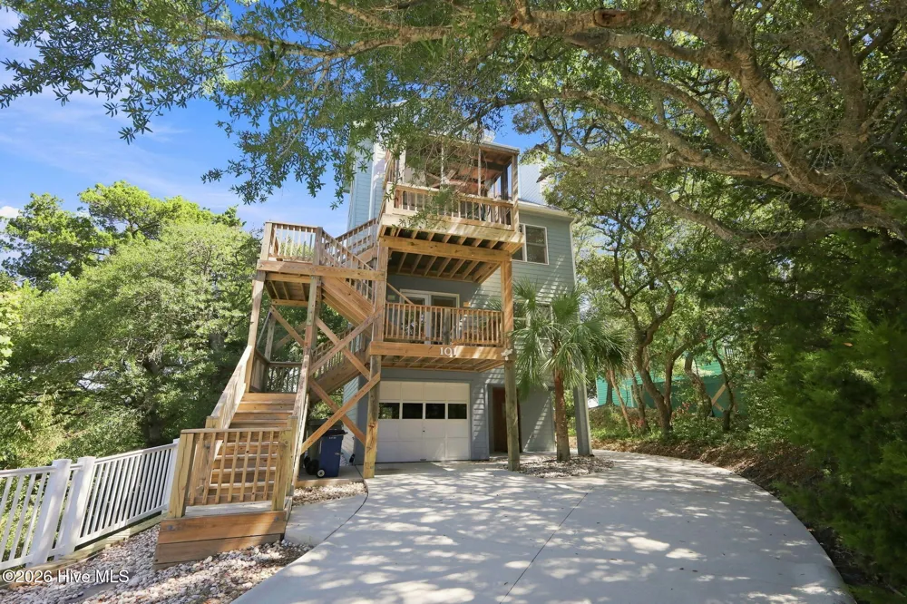 101 Wyndward Court Emerald Isle, NC 28594