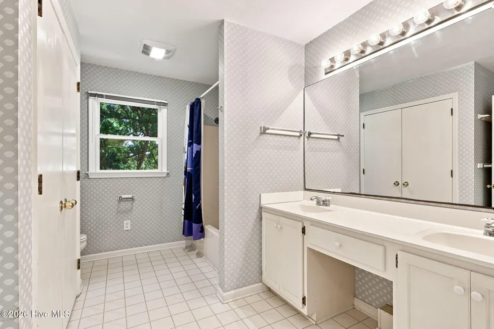 101 Wyndward Court Emerald Isle, NC 28594