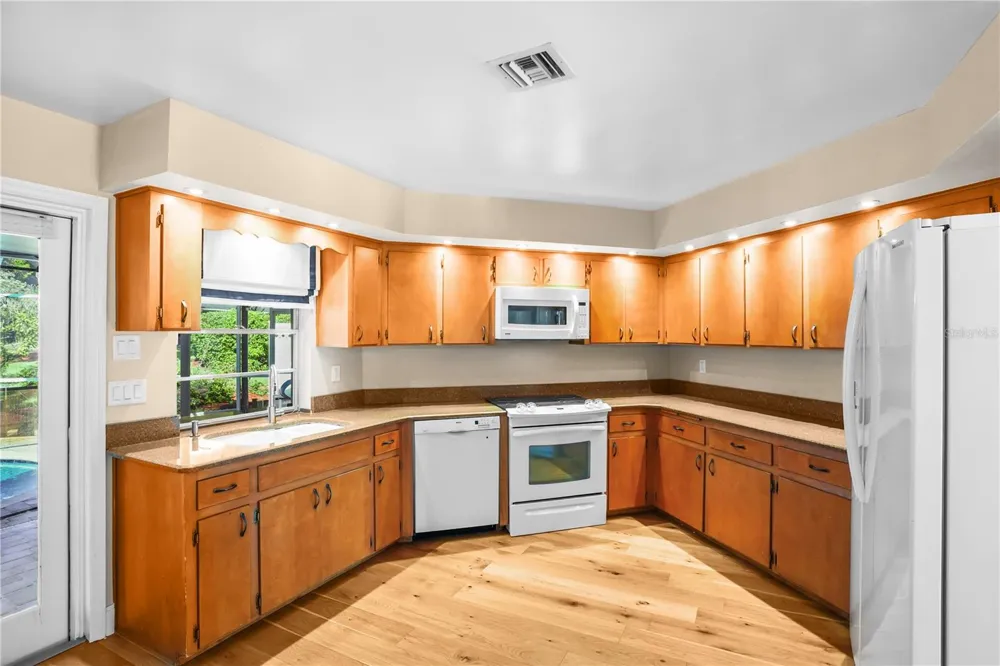 1678 KINGSTON ROAD Longwood, FL 32750