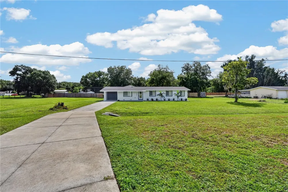 4609 60TH STREET E Bradenton, FL 34203