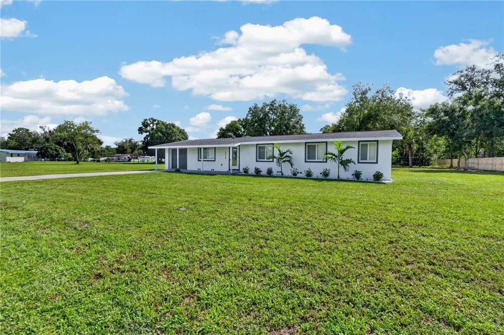 4609 60TH STREET E Bradenton, FL 34203