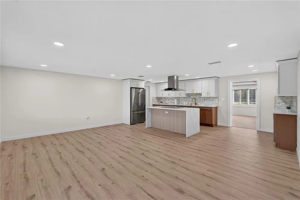 4609 60TH STREET E Bradenton, FL 34203