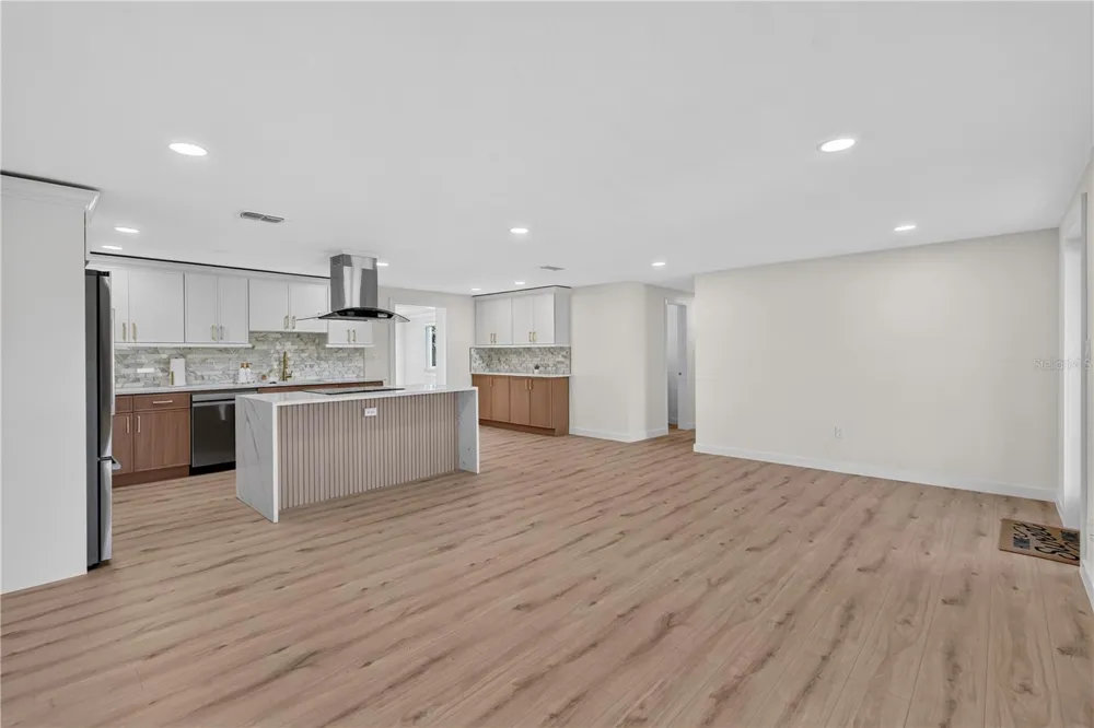 4609 60TH STREET E Bradenton, FL 34203