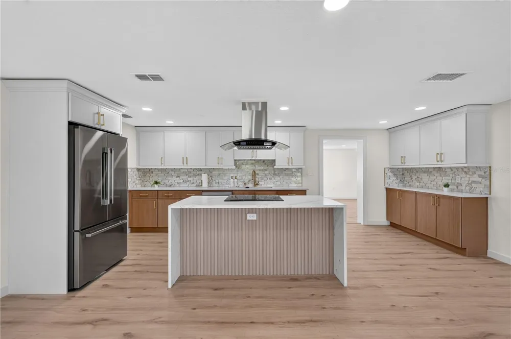 4609 60TH STREET E Bradenton, FL 34203