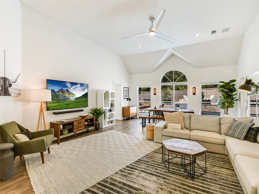 75 Stillmeadow Drive The Hills, TX 78738