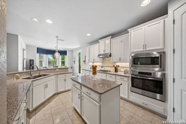 8562 LOW CRK San Antonio, TX 78255