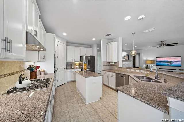 8562 LOW CRK San Antonio, TX 78255