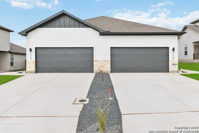 547 Cross Barn Buda, TX 78610