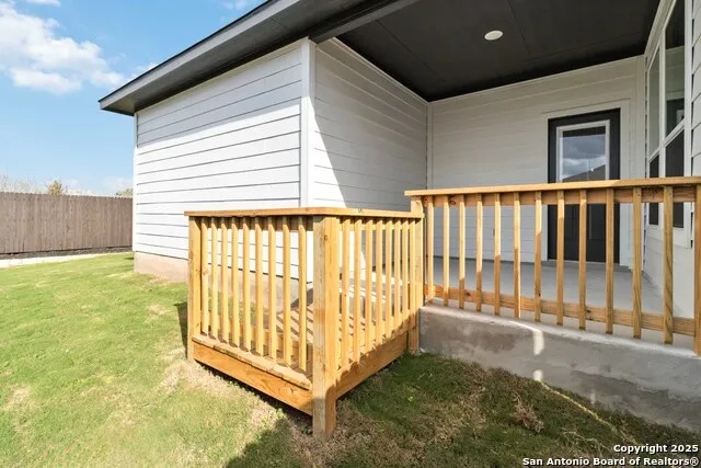 547 Cross Barn Buda, TX 78610